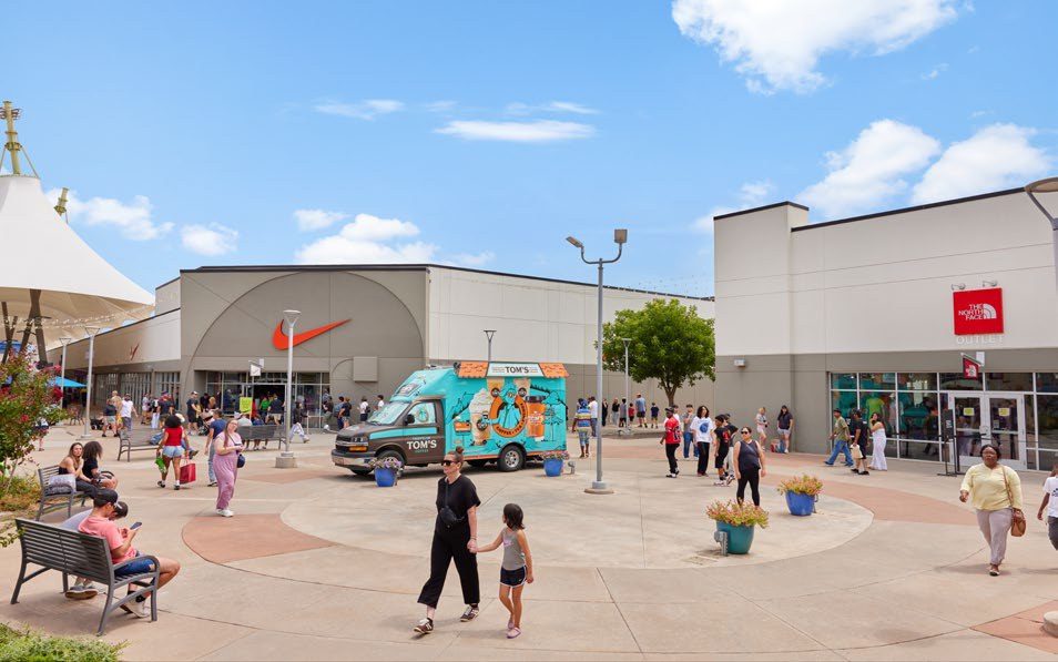 Oklahoma City Outlets, Retail property 12